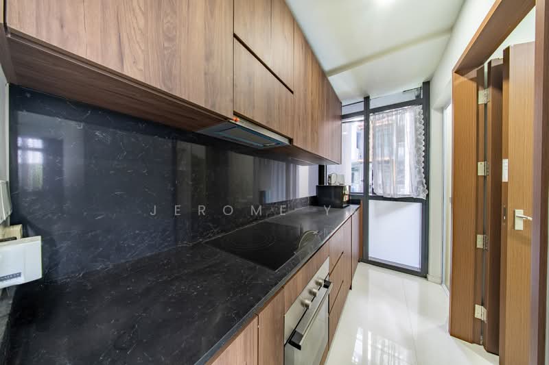 Phoenix Residences, 71 Phoenix Avenue, 3 Bedrooms, 1,098 sqft, Condominium For Sale, by Jerome Yap, 500108229 - Kitchen - PropertyGuru.com.sg