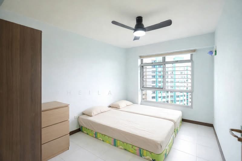 572A Woodlands Avenue 1, 572A Woodlands Avenue 1, 3 Bedrooms, 1,205 sqft, HDB Flat For Sale, by Sheila Phang, 500108233 - Bedroom - PropertyGuru.com.sg
