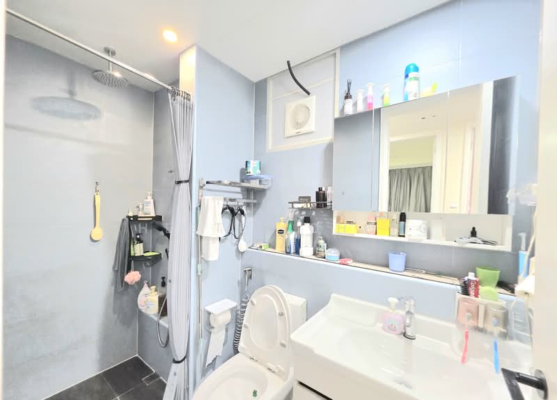 The Centris, 65 Jurong West Central 3, 3 Bedrooms, 1,572 sqft, Apartment For Sale, by Chester Chong, 500108237 - Bathroom - PropertyGuru.com.sg