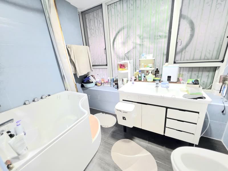 The Centris, 65 Jurong West Central 3, 3 Bedrooms, 1,572 sqft, Apartment For Sale, by Chester Chong, 500108237 - Bathroom - PropertyGuru.com.sg