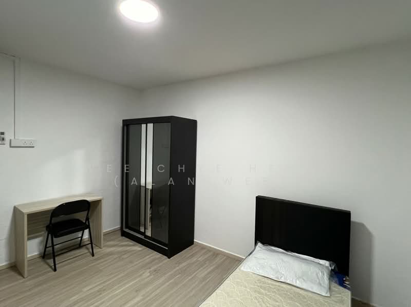 316 Bukit Batok Street 32, 316 Bukit Batok Street 32, 3 Bedrooms, 1,001 sqft, HDB Flat For Sale, by Wee Chye Heng (Alan Wee), 500108242 - Bedroom - PropertyGuru.com.sg