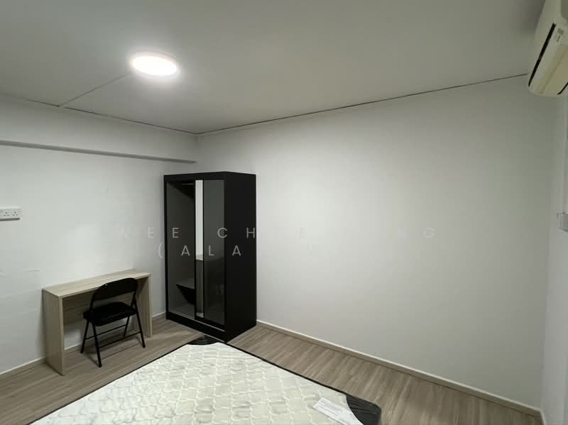 316 Bukit Batok Street 32, 316 Bukit Batok Street 32, 3 Bedrooms, 1,001 sqft, HDB Flat For Sale, by Wee Chye Heng (Alan Wee), 500108242 - Bedroom - PropertyGuru.com.sg