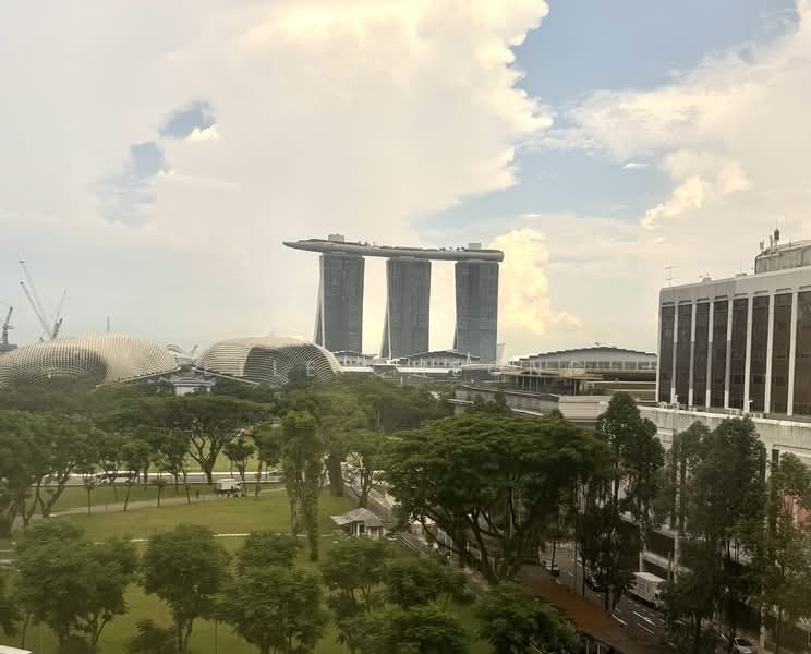 Peninsula Plaza, 111 North Bridge Road, 517 sqft, Office For Sale, by Elle Cheong, 500108246 - Exterior - CommercialGuru.com.sg