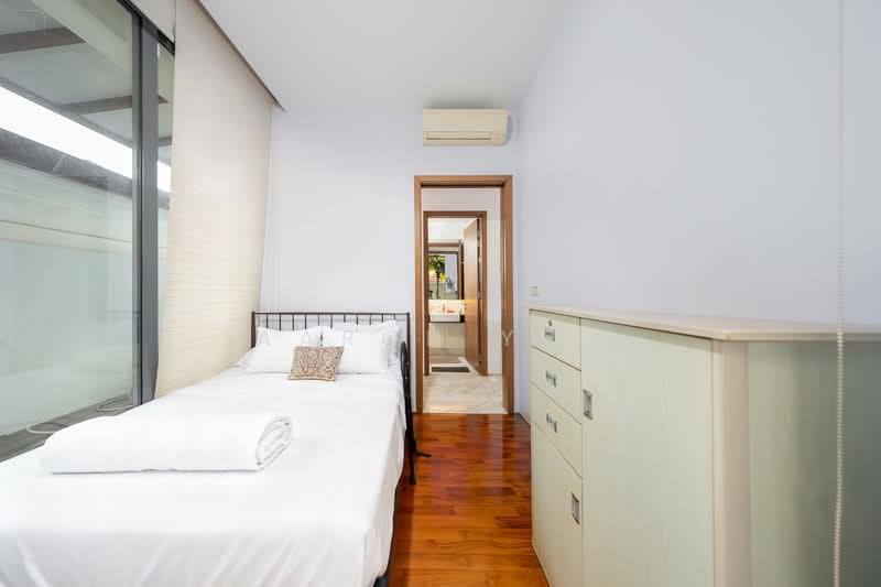 Serangoon Garden Estate, Brockhampton Drive, 6 Bedrooms, 4,200 sqft, Semi-Detached House For Rent, by Aaron Yeo, 500108247 - Bedroom - PropertyGuru.com.sg