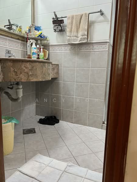 Parc Palais, 53 Hume Avenue, 3 Bedrooms, 1,335 sqft, Condominium For Sale, by Ancy Koh, 500108249 - Bathroom - PropertyGuru.com.sg