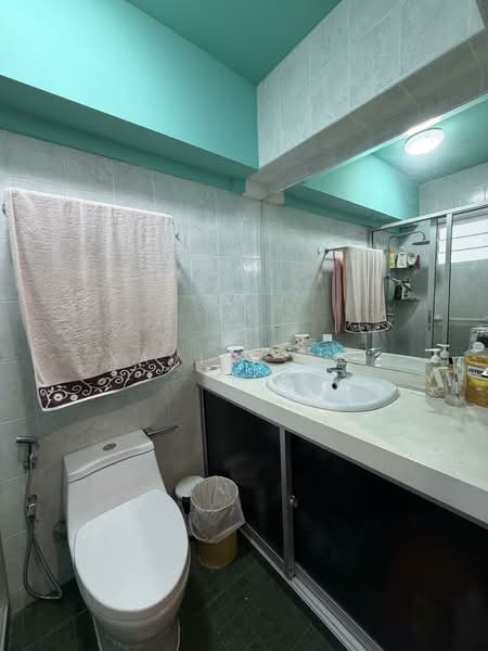 174A Edgedale Plains, 174A Edgedale Plains, 3 Bedrooms, 1,184 sqft, HDB Flat For Sale, by XAVIER TEI, 500108253 - Bathroom - PropertyGuru.com.sg