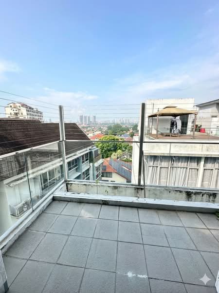 For Sale - D' Chateau @ Shelford