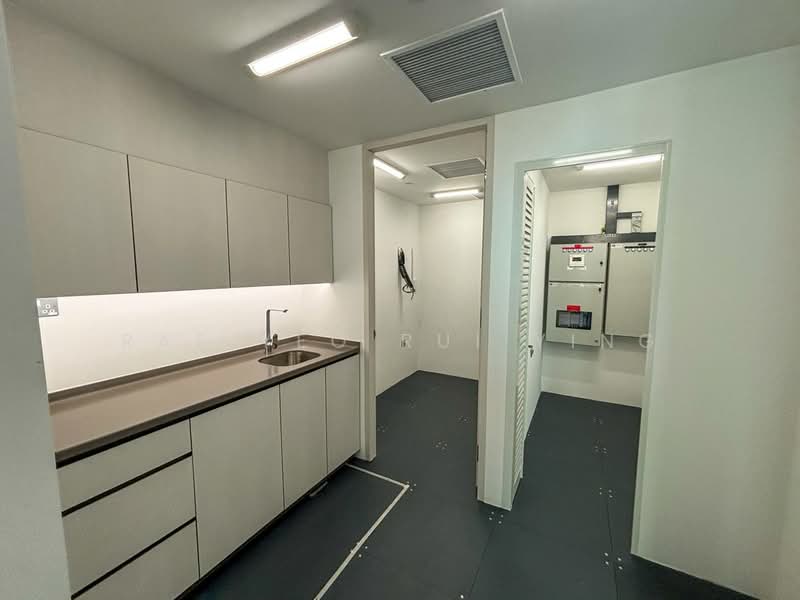 Hub Synergy Point, 70 Anson Road, 2,668 sqft, Office For Rent, by Rae Yeo Rui Ying, 500108284 - Pantry + Server Room - CommercialGuru.com.sg
