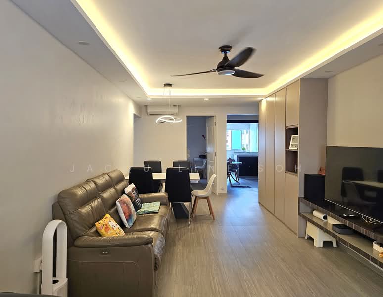 228 Serangoon Avenue 4, 228 Serangoon Avenue 4, 3 Bedrooms, 1,001 sqft, HDB Flat For Sale, by Jacqueline Soh, 500108287 - Living Room - PropertyGuru.com.sg