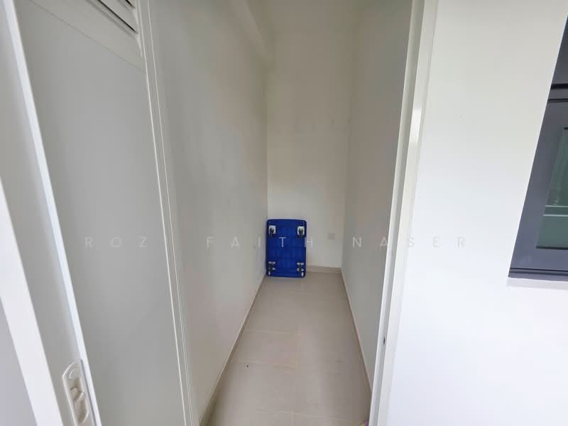 Treasure at Tampines, 57 Tampines Lane, 4 Bedrooms, 1,237 sqft, Condominium For Sale, by Rozi Faith Naser, 500108300 - Interior - PropertyGuru.com.sg