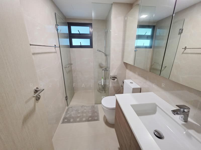 Treasure at Tampines, 57 Tampines Lane, 4 Bedrooms, 1,237 sqft, Condominium For Sale, by Rozi Faith Naser, 500108300 - Bathroom - PropertyGuru.com.sg