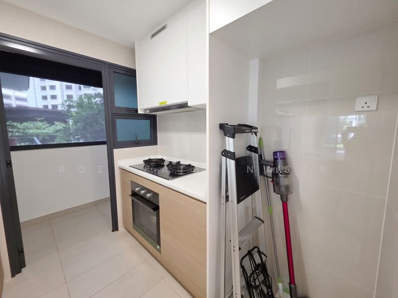 Treasure at Tampines, 57 Tampines Lane, 4 Bedrooms, 1,237 sqft, Condominium For Sale, by Rozi Faith Naser, 500108300 - Kitchen - PropertyGuru.com.sg