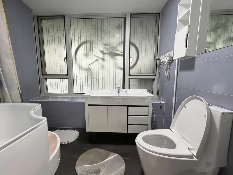 The Centris, 65 Jurong West Central 3, 3 Bedrooms, 1,572 sqft, Apartment For Sale, by Jessie Qi 期小姐, 500108309 - Bathroom - PropertyGuru.com.sg