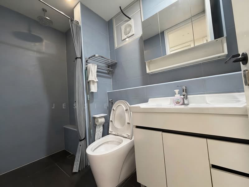 The Centris, 65 Jurong West Central 3, 3 Bedrooms, 1,572 sqft, Apartment For Sale, by Jessie Qi 期小姐, 500108309 - Bathroom - PropertyGuru.com.sg