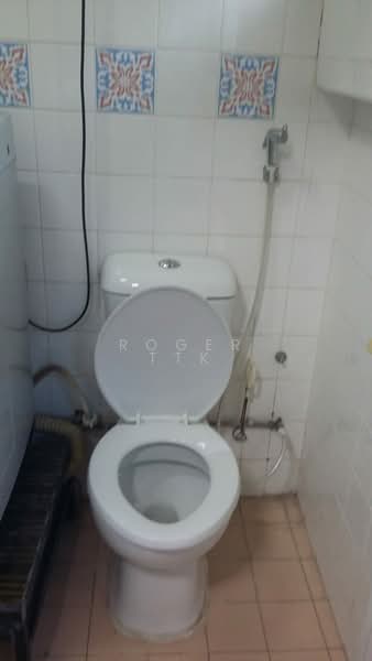 651 Jalan Tenaga, 651 Jalan Tenaga, Room Rental, 180 sqft, HDB Flat For Rent, by Roger TTK, 500108322 - Bathroom - PropertyGuru.com.sg