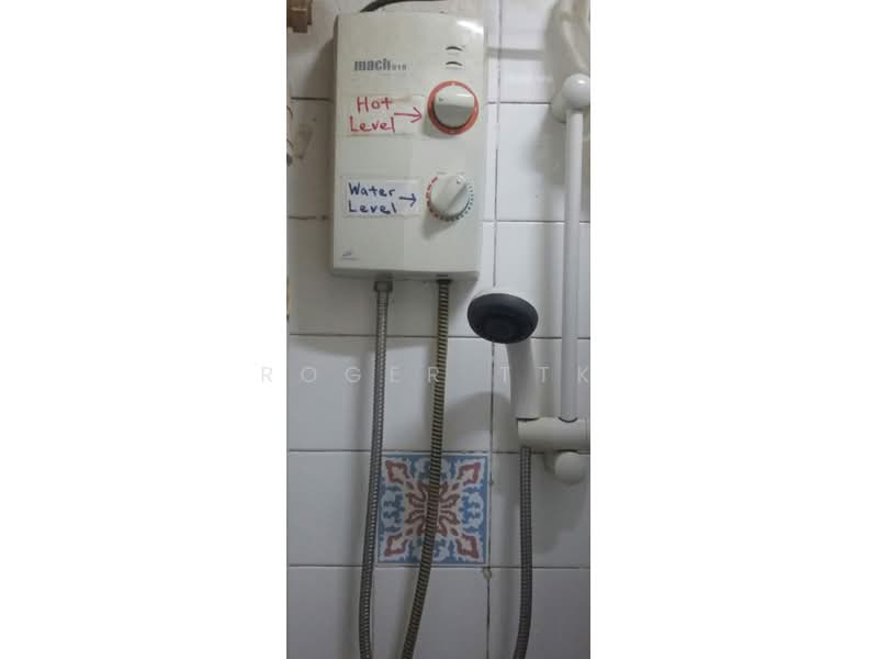 651 Jalan Tenaga, 651 Jalan Tenaga, Room Rental, 180 sqft, HDB Flat For Rent, by Roger TTK, 500108322 - Bathroom - PropertyGuru.com.sg