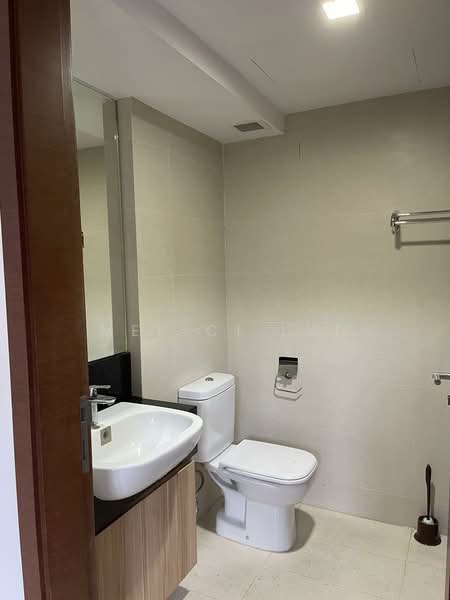 Centra Suites, 38 Geylang Lorong 25A, 1 Bedroom, 398 sqft, Apartment For Rent, by Mei-Ci Lui, 500108323 - Bathroom - PropertyGuru.com.sg