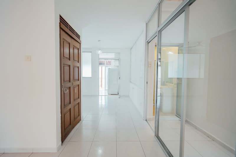 Ming Teck Park, Sixth Avenue, 4 Bedrooms, 3,500 sqft, Terraced House For Rent, by Diana Teow, 500108335 - Corridor - PropertyGuru.com.sg