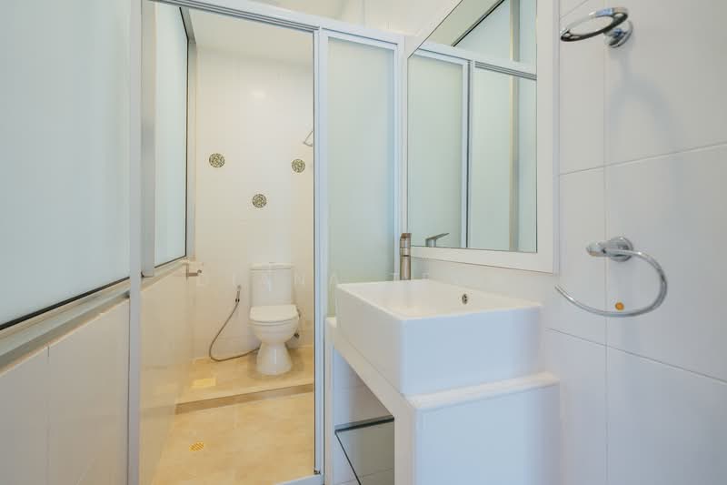 Ming Teck Park, Sixth Avenue, 4 Bedrooms, 3,500 sqft, Terraced House For Rent, by Diana Teow, 500108335 - Bathroom - PropertyGuru.com.sg