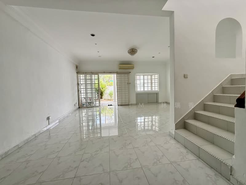 Elite Park Avenue Opera Estate Siglap Estate, Elite Park Avenue | Figaro Street | East Coast | Siglap, 4 Bedrooms, 2,000 sqft, Terraced House For Rent, by Jeslyn Lim 林瑞香, 500108342 - Living Room - PropertyGuru.com.sg