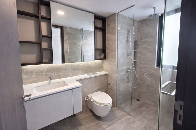 Lake Grande, 10 Jurong Lake Link, 2 Bedrooms, 775 sqft, Condominium For Rent, by Brendan Wong, 500108346 - Master Bathroom - PropertyGuru.com.sg