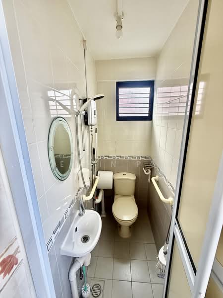 662 Buffalo Road, 662 Buffalo Road, 2 Bedrooms, 645 sqft, HDB Flat For Rent, by Kelvin Poh, 500108350 - PropertyGuru.com.sg