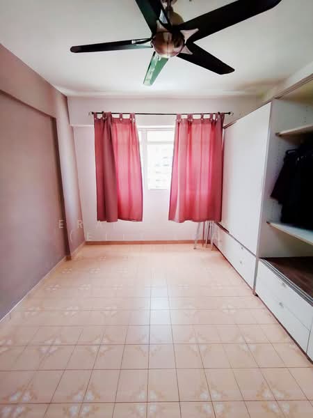 327 Hougang Avenue 5, 327 Hougang Avenue 5, 3 Bedrooms, 1,001 sqft, HDB Flat For Sale, by Era Pertiwi (Elle Era), 500108351 - Bedroom - PropertyGuru.com.sg