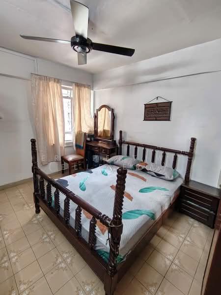 327 Hougang Avenue 5, 327 Hougang Avenue 5, 3 Bedrooms, 1,001 sqft, HDB Flat For Sale, by Era Pertiwi (Elle Era), 500108351 - Bedroom - PropertyGuru.com.sg