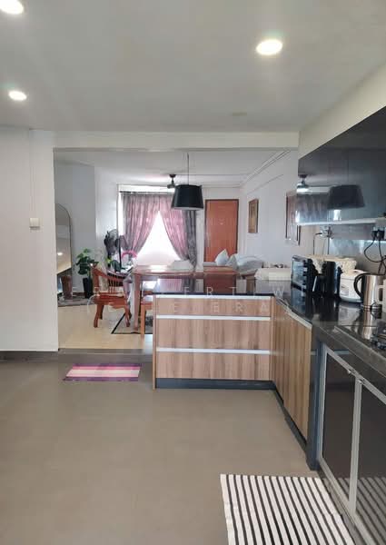 327 Hougang Avenue 5, 327 Hougang Avenue 5, 3 Bedrooms, 1,001 sqft, HDB Flat For Sale, by Era Pertiwi (Elle Era), 500108351 - Kitchen - PropertyGuru.com.sg