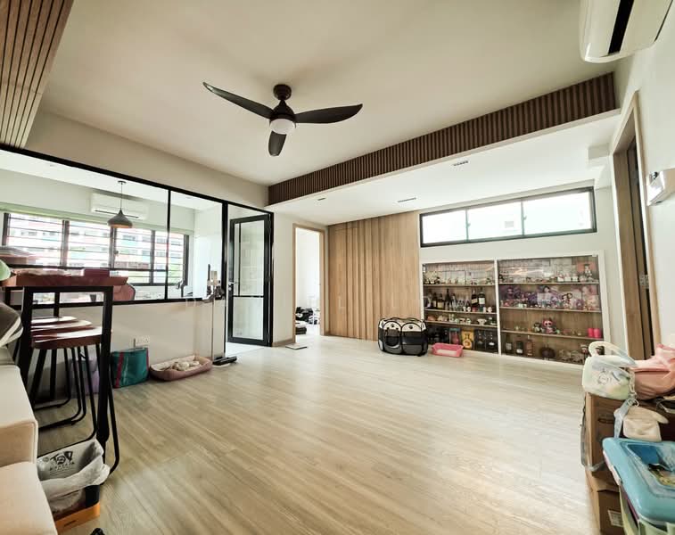 744 Jurong West Street 73, 744 Jurong West Street 73, 4 Bedrooms, 1,378 sqft, HDB Flat For Sale, by Daniel Low, 500108352 - Living Room - PropertyGuru.com.sg