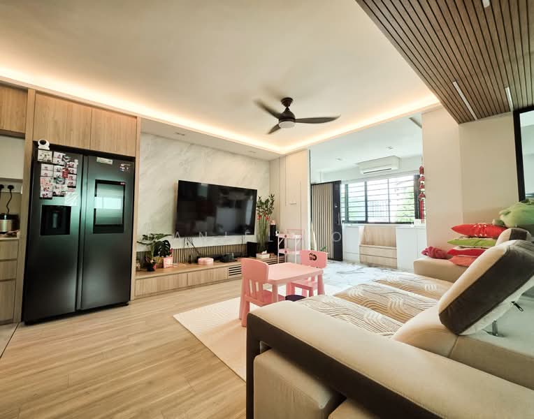 744 Jurong West Street 73, 744 Jurong West Street 73, 4 Bedrooms, 1,378 sqft, HDB Flat For Sale, by Daniel Low, 500108352 - Living Room - PropertyGuru.com.sg