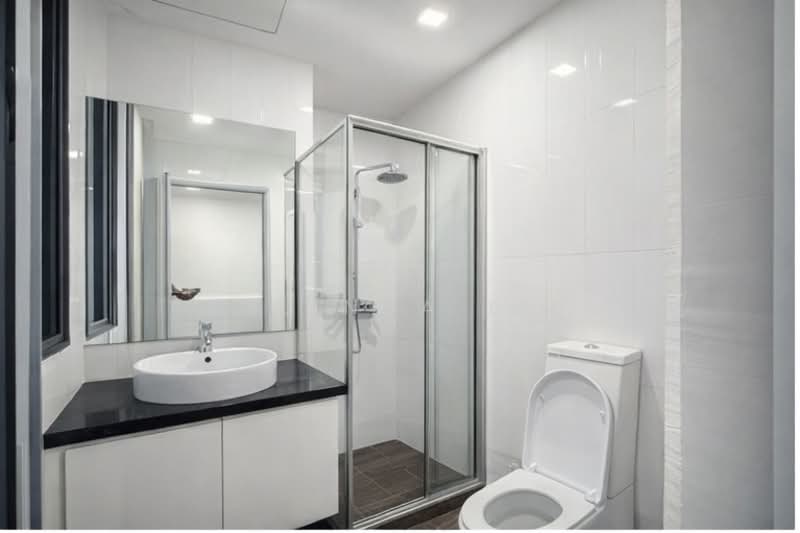 swiss view, , 6 Bedrooms, 4,300 sqft, Terraced House For Rent, by Belinda Liu, 500108359 - Bathroom - PropertyGuru.com.sg