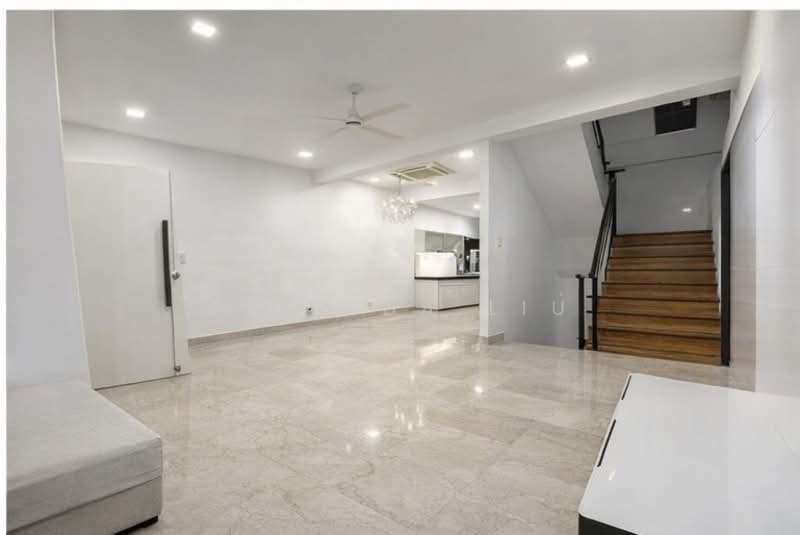 swiss view, , 6 Bedrooms, 4,300 sqft, Terraced House For Rent, by Belinda Liu, 500108359 - Living Room - PropertyGuru.com.sg