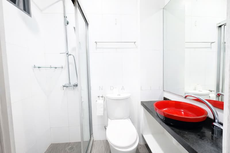 swiss view, , 6 Bedrooms, 4,300 sqft, Terraced House For Rent, by Belinda Liu, 500108359 - Bathroom - PropertyGuru.com.sg