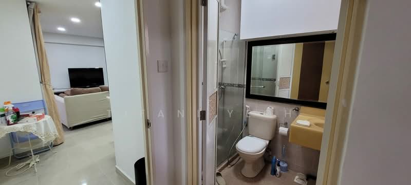 18 Dover Crescent, 18 Dover Crescent, 3 Bedrooms, 1,000 sqft, HDB Flat For Rent, by Tifani Yeoh, 500108367 - Living Room - PropertyGuru.com.sg