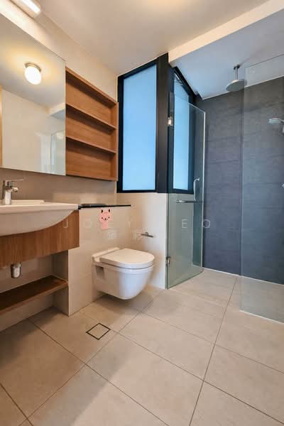 The Trilinq, 28 Jalan Lempeng, 2 Bedrooms, 711 sqft, Condominium For Rent, by Joey Teo 張彩億, 500108368 - Bathroom - PropertyGuru.com.sg