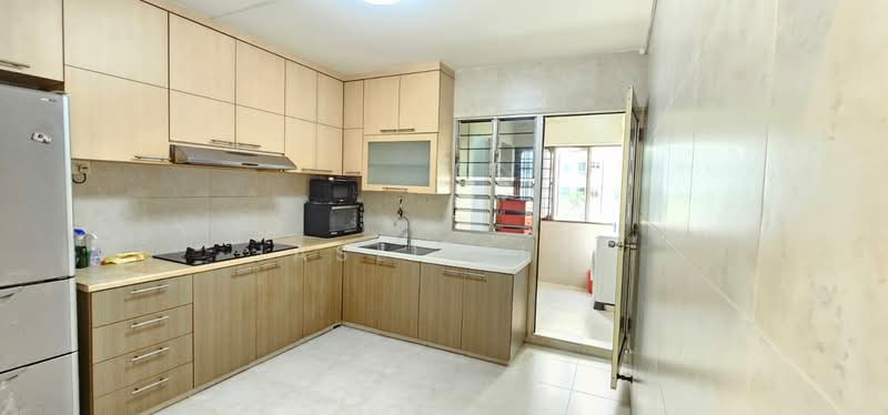 19 Queen's Close, 19 Queen's Close, 3 Bedrooms, 1,152 sqft, HDB Flat For Sale, by Jaslin Lee, 500108386 - Kitchen - PropertyGuru.com.sg