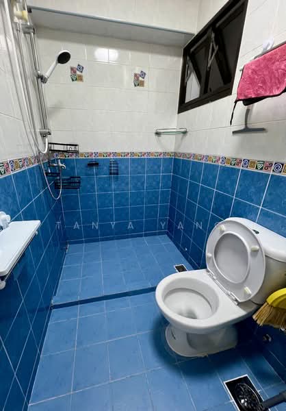 309B Anchorvale Road, 309B Anchorvale Road, 3 Bedrooms, 1,194 sqft, HDB Flat For Rent, by Tanya Yang, 500108390 - Bathroom - PropertyGuru.com.sg