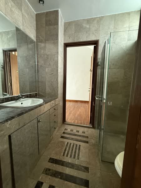 Kew Vale, Kew Avenue, 6 Bedrooms, 4,550 sqft, Semi-Detached House For Rent, by Vincent Lim, 500108422 - Bathroom - PropertyGuru.com.sg