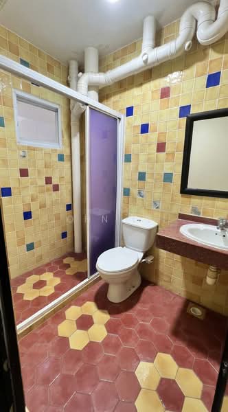 257A Compassvale Road, 257A Compassvale Road, 2 Bedrooms, 1,184 sqft, HDB Flat For Sale, by John Lee, 500108435 - Bathroom - PropertyGuru.com.sg