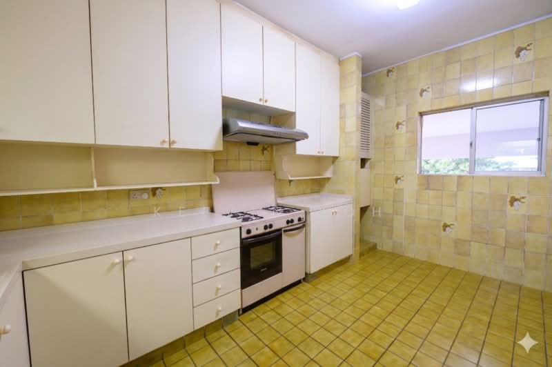 Ridgewood Condominium, 1 Ridgewood Close, 3 Bedrooms, 1,744 sqft, Condominium For Sale, by Kelvin Koh, 500108449 - Kitchen - AI Edited - PropertyGuru.com.sg