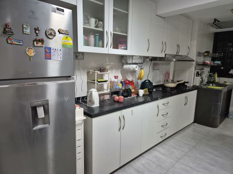 4 Lorong 7 Toa Payoh, 4 Lorong 7 Toa Payoh, 2 Bedrooms, 760 sqft, HDB Flat For Rent, by Violet Mak, 500108452 - Kitchen - PropertyGuru.com.sg