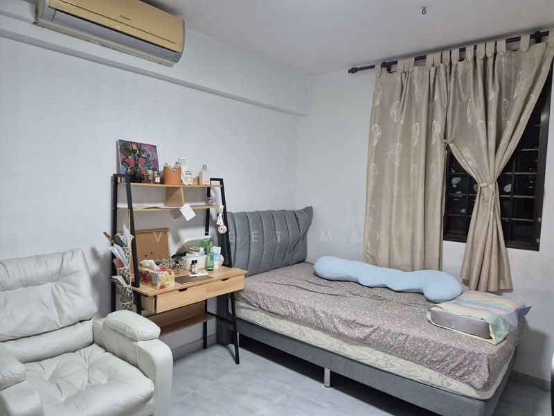 4 Lorong 7 Toa Payoh, 4 Lorong 7 Toa Payoh, 2 Bedrooms, 760 sqft, HDB Flat For Rent, by Violet Mak, 500108452 - Bedroom - PropertyGuru.com.sg