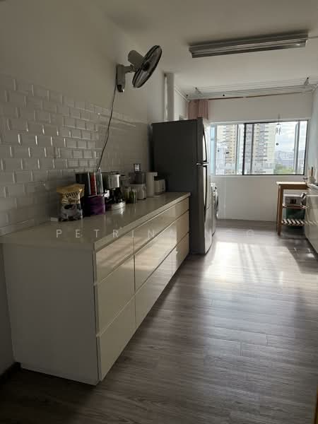 138 Bedok North Street 2, 138 Bedok North Street 2, 2 Bedrooms, 990 sqft, HDB Flat For Rent, by Petrina Ngo, 500108459 - Kitchen - PropertyGuru.com.sg