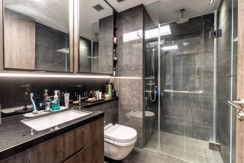 The M, 30 Middle Road, 2 Bedrooms, 592 sqft, Condominium For Sale, by Mira Kelyna, 500108471 - Bathroom - PropertyGuru.com.sg