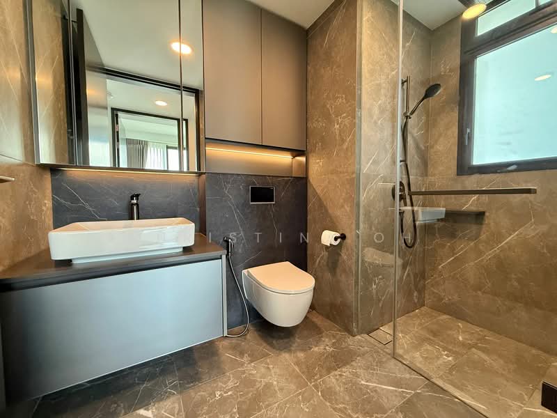 Irwell Hill Residences, 2 Irwell Hill, 2 Bedrooms, 614 sqft, Condominium For Sale, by Christina Oh, 500108474 - Bathroom - PropertyGuru.com.sg