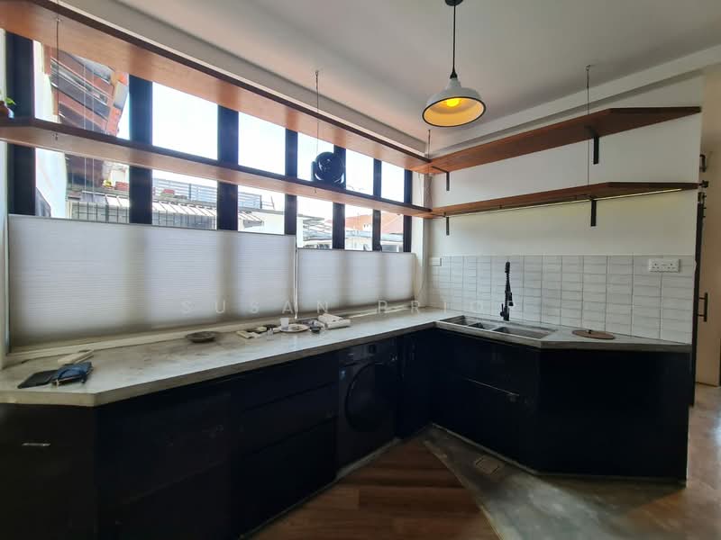 Loft Walkup @ Sing Ave, Nearby Sing Avenue, Farrer Road, 2 Bedrooms, 1,700 sqft, Walk-up Apartment For Rent, by Susan Prior, 500108482 - Kitchen - PropertyGuru.com.sg