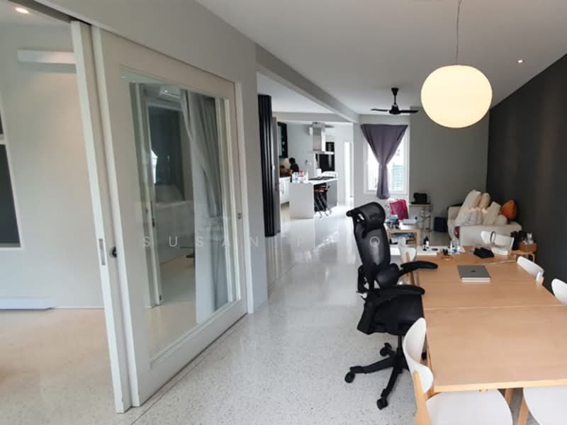 Hillcrest/ Greenwood/ Bukit Timah, Nearby Greenwood Avenue, 2 Bedrooms, 1,102 sqft, Walk-up Apartment For Sale, by Susan Prior, 500108489 - Living Room - PropertyGuru.com.sg