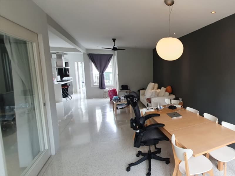 Hillcrest/ Greenwood/ Bukit Timah, Nearby Greenwood Avenue, 2 Bedrooms, 1,102 sqft, Walk-up Apartment For Sale, by Susan Prior, 500108489 - Living Room - PropertyGuru.com.sg