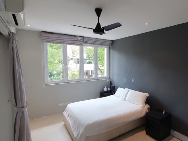 Hillcrest/ Greenwood/ Bukit Timah, Nearby Greenwood Avenue, 2 Bedrooms, 1,102 sqft, Walk-up Apartment For Sale, by Susan Prior, 500108489 - Bedroom - PropertyGuru.com.sg